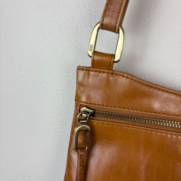 HOBO Cambel Crossbody in Polished Natural Leather - Picture 5 of 10